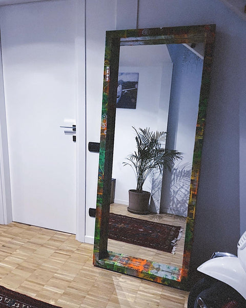 Pop Mirror